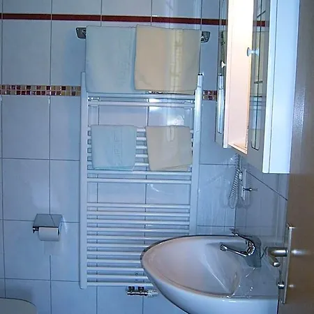 Felsenheim Oda ve Kahvaltı 3*