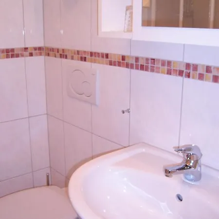 Felsenheim Bed & Breakfast 3*